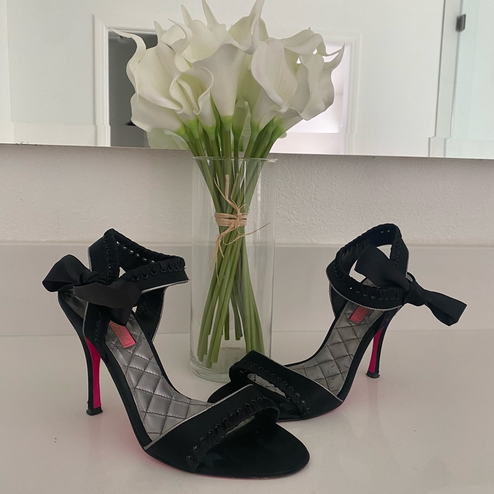 Betsey Johnson black heels